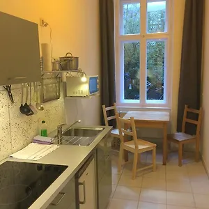 - Apartamento
